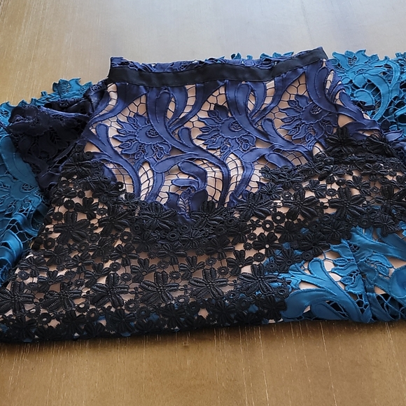 BEAUTIFUL SELF - PORTRAIT LACE FLOWER DRESS - Picture 6 of 16